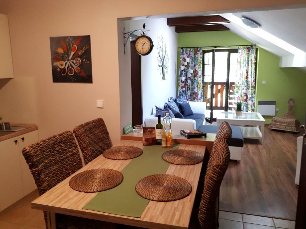 Hrabovo Barbora 19 Apartment รูชอมแบรอค ภายนอก รูปภาพ